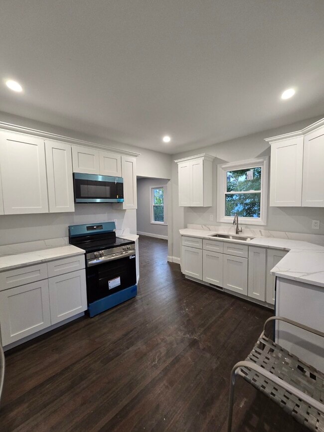 Building Photo - 70 Lancaster St