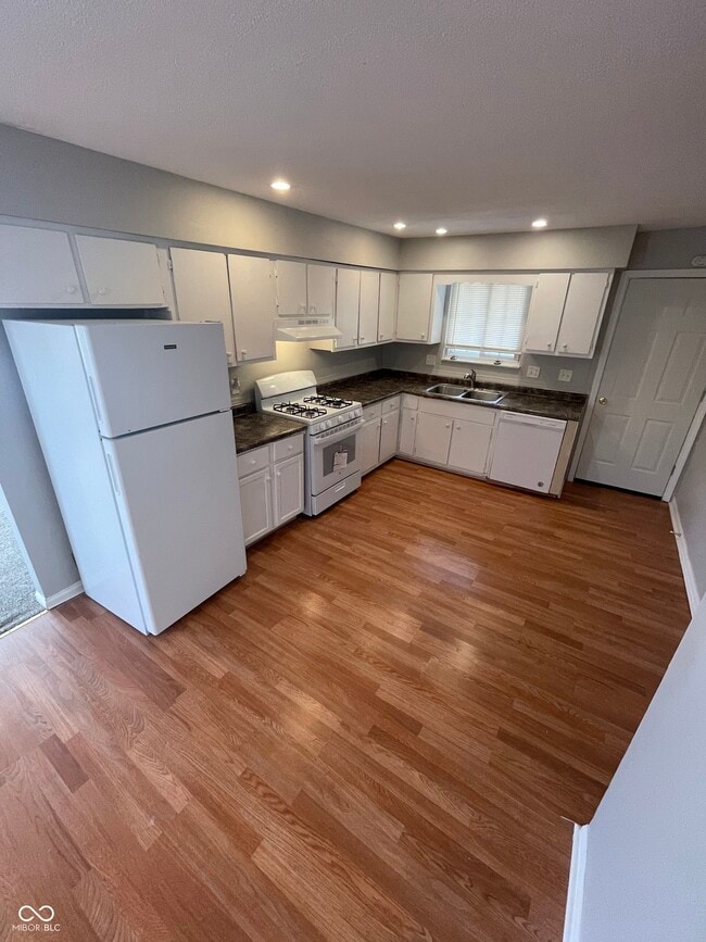 Building Photo - 3830 Aloda St