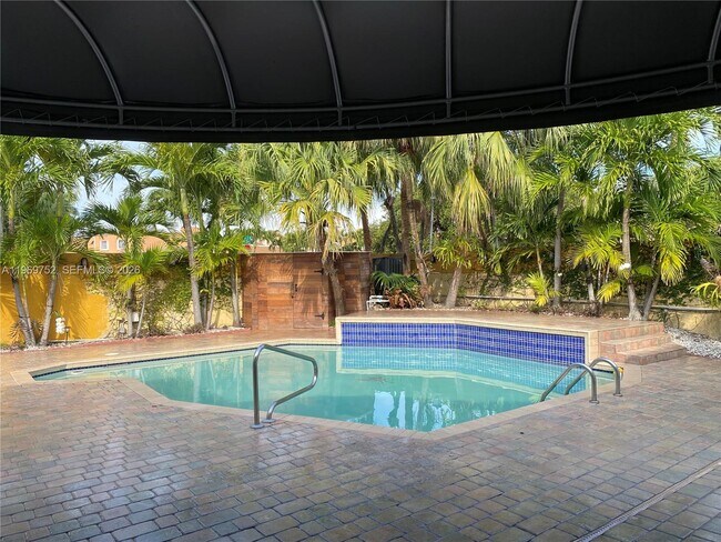 Building Photo - 720 NW 123rd Ave