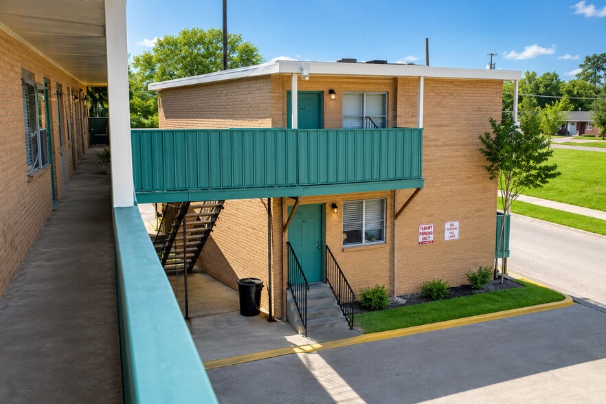 Building Photo - East Side Apartments