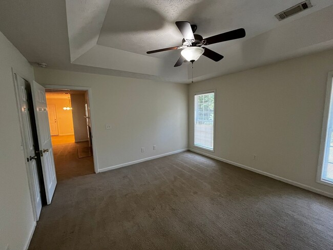 Building Photo - Cozy Home in Phenix City