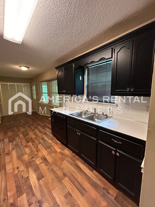 Building Photo - Home in Trussville!!