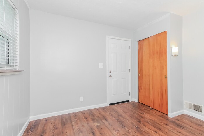 Building Photo - 1104 Archland Dr