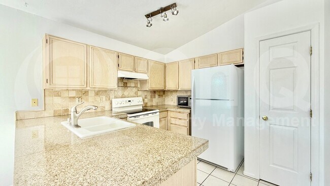 Building Photo - 413 N Flint St