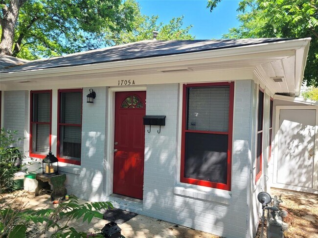 Primary Photo - 1705 West Ave
