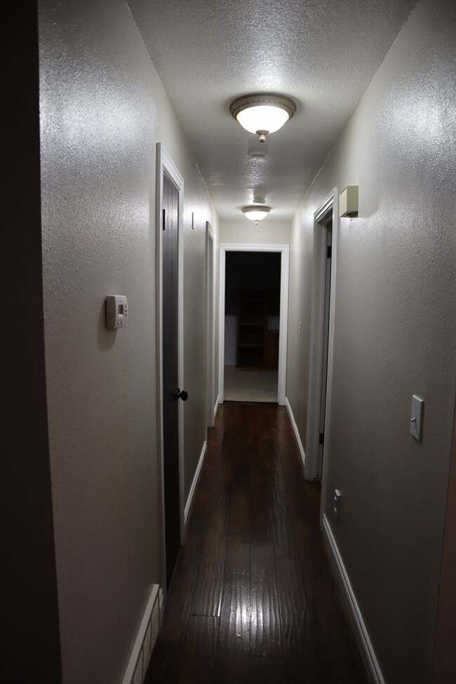 Building Photo - Duplex in Post Falls