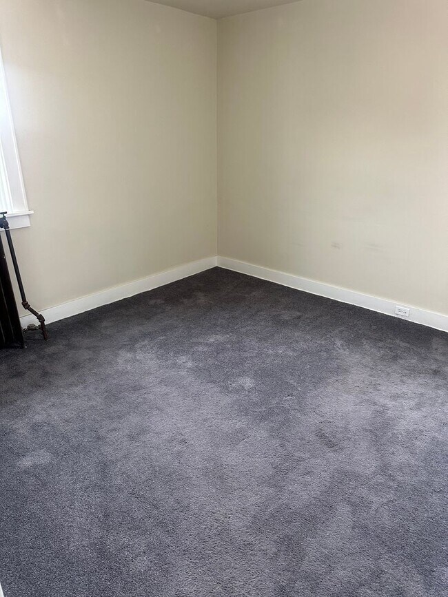 Building Photo - 104 Brownsville Rd