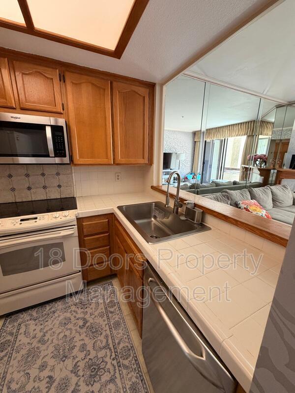 Building Photo - 5875 Friars Rd