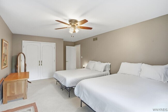 Building Photo - 125 Amberwood Dr