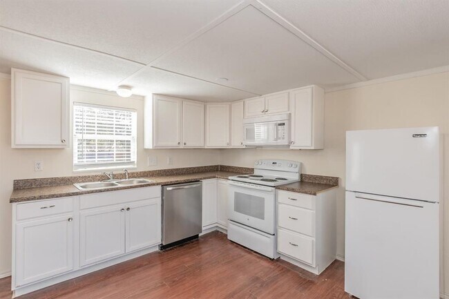 Building Photo - 103 Hackberry Ln