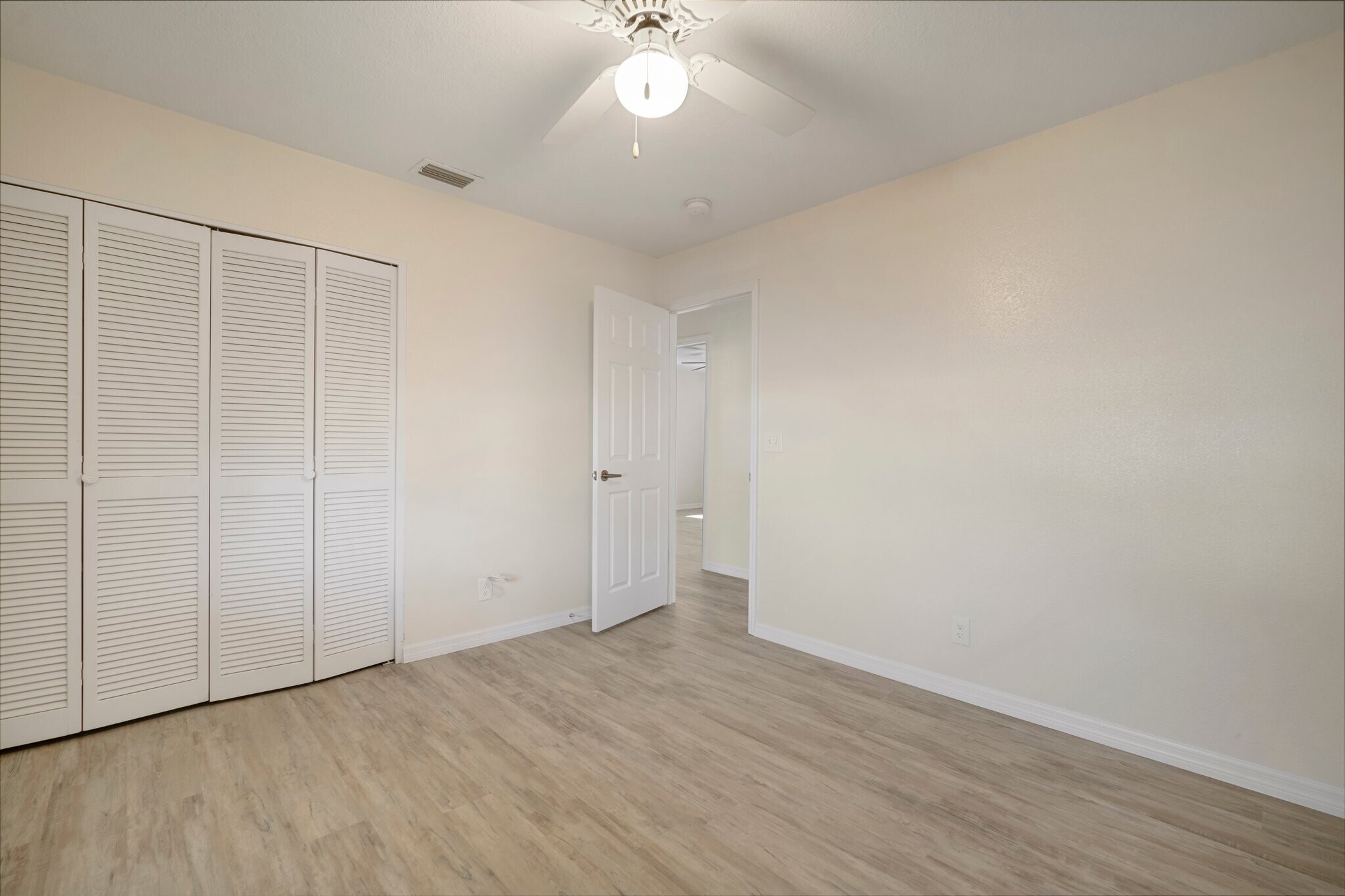 Building Photo - 910 Spindle Palm Way