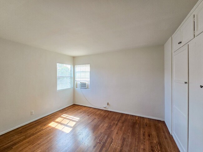 Building Photo - 310 N Florence St