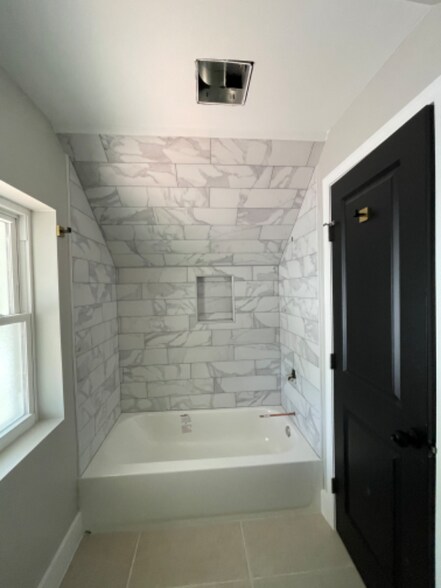 Building Photo - 3828 Nelson Dr