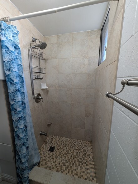 Building Photo - 1129 Rycroft St