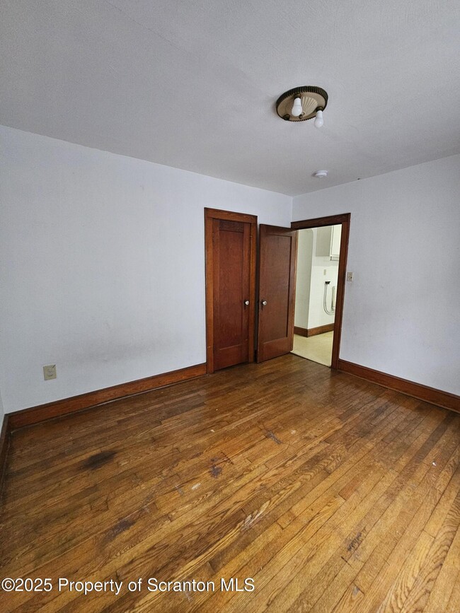 Building Photo - 532 Alder St