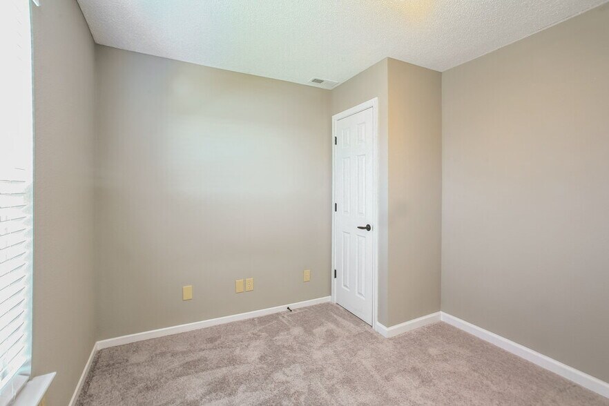 Building Photo - 14379 Black Farm Dr