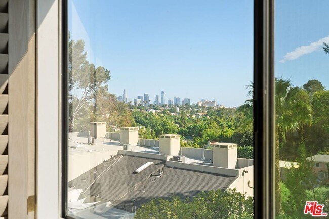 Building Photo - 3023 Berkeley Ave