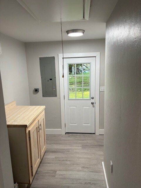 Building Photo - 2026 Bonniedale Dr