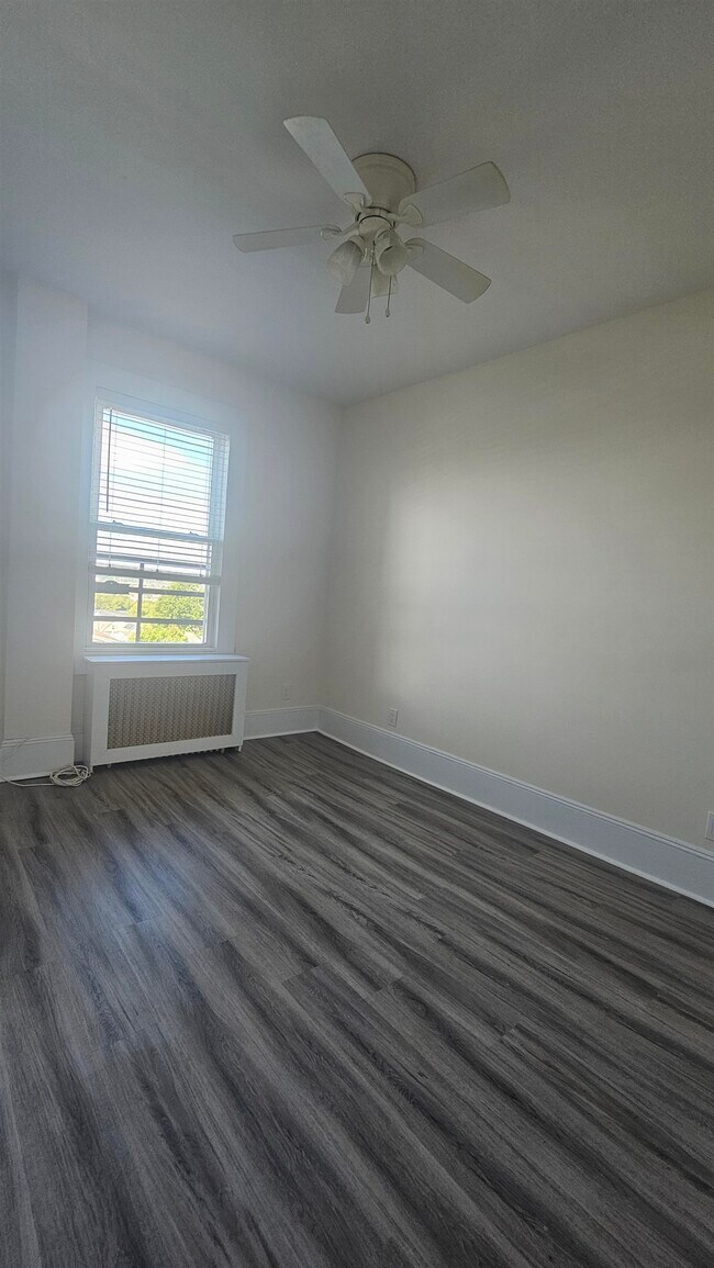 Building Photo - 9103 Bergenwood Ave