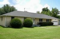 Building Photo - 504 W Maple St