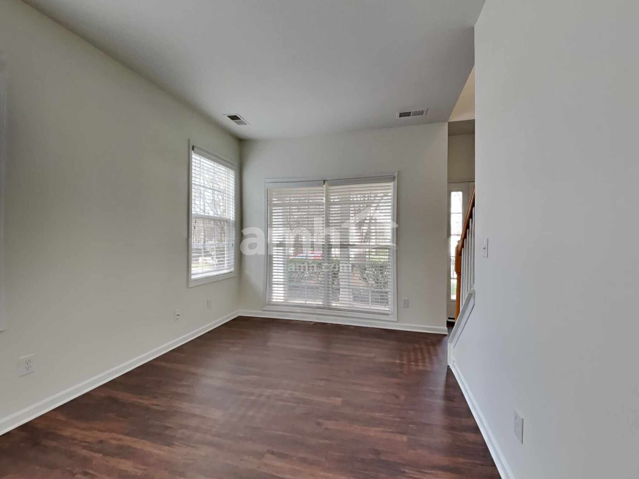 Building Photo - 111 Meandering Way Ln