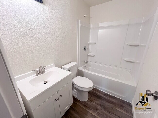 Building Photo - 1507 Nogales St