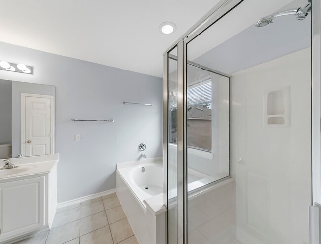 Building Photo - 16530 Cairngrove Ln