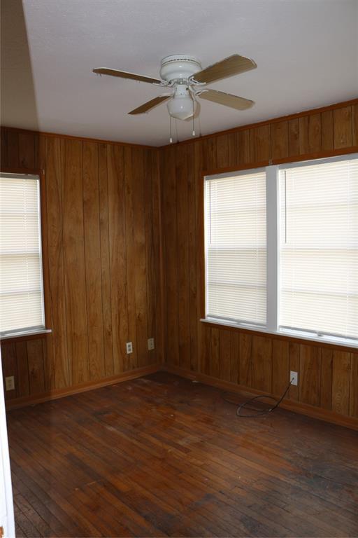 Building Photo - 502 W 8th St