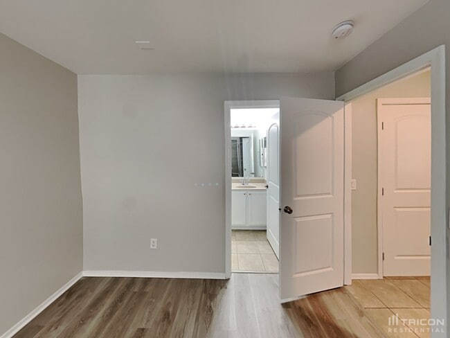 Building Photo - 1353 S Sabino Dr