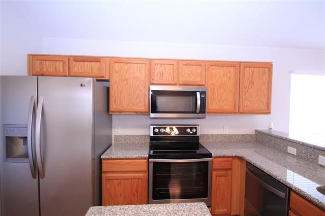 Building Photo - 824 Dixon Ln