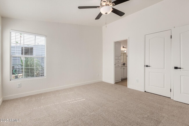 Building Photo - 120 N Val Vista Dr