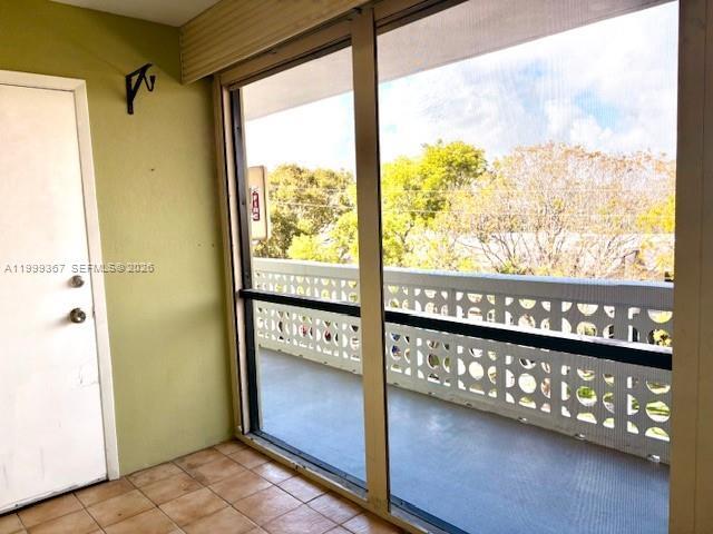 Building Photo - 1425 Arthur St