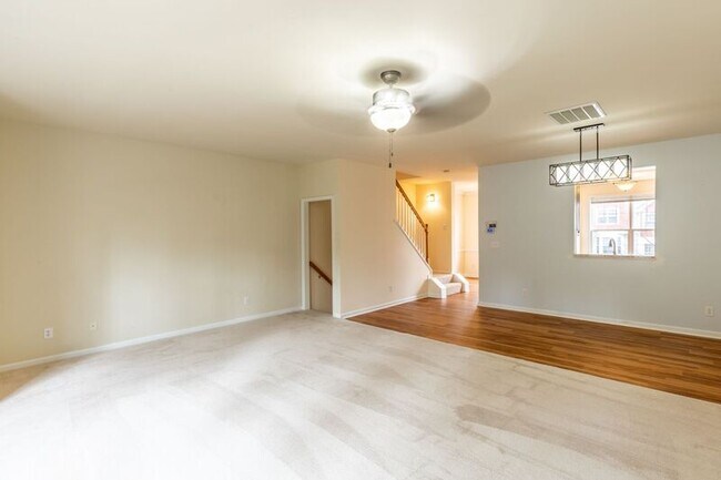 Building Photo - 2455 N Berkshire Rd