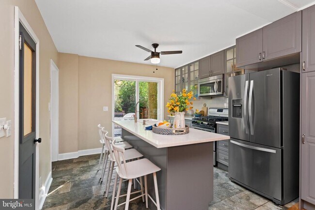 Building Photo - 710 Fishburn Rd