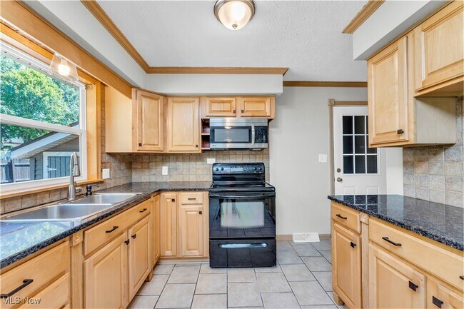 Building Photo - 558 Wring Dr