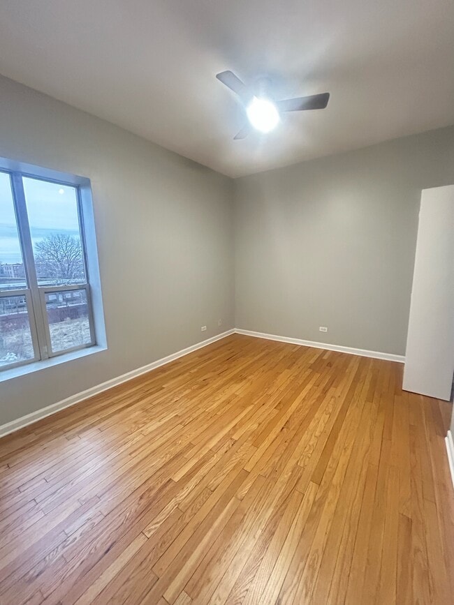 Building Photo - 5146 S King Dr