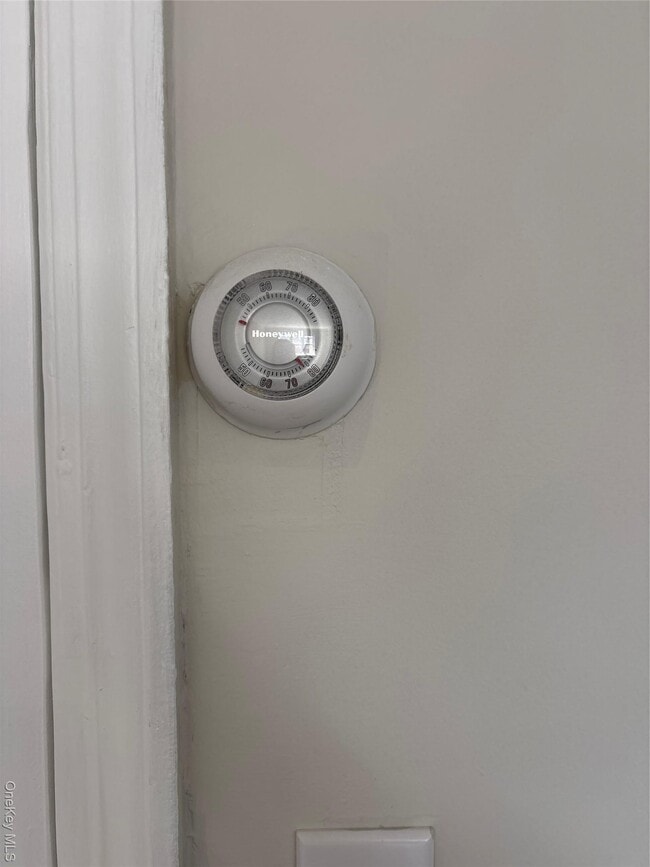 Building Photo - 37 Spruce St