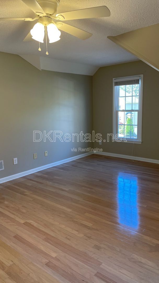 Building Photo - 416 Carmain Ln