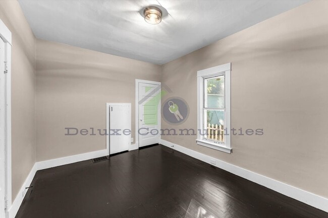 Building Photo - SHORT TERM LEASE!!! Beautiful Remodeled 3 Bedroom- West Side!
