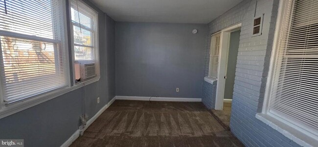 Building Photo - 1220 16th St NE