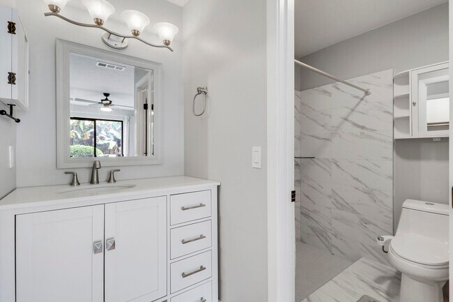 Building Photo - 148 Moccasin Trail S