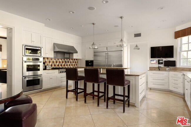 Building Photo - 12523 Helena St