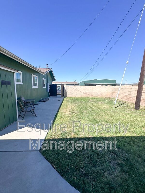 Building Photo - 12738 W Telegraph Rd