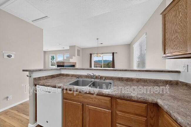 Building Photo - 10912 Dream Weaver Dr NW