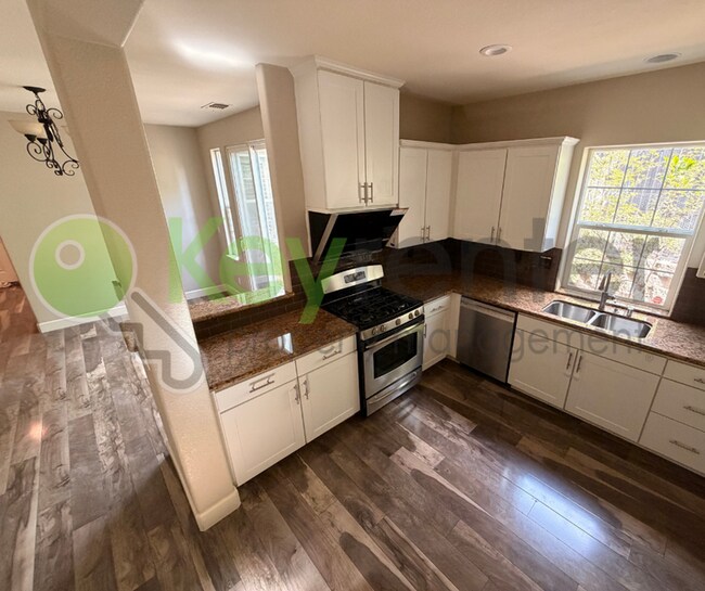 Building Photo - 76 Chambord Way