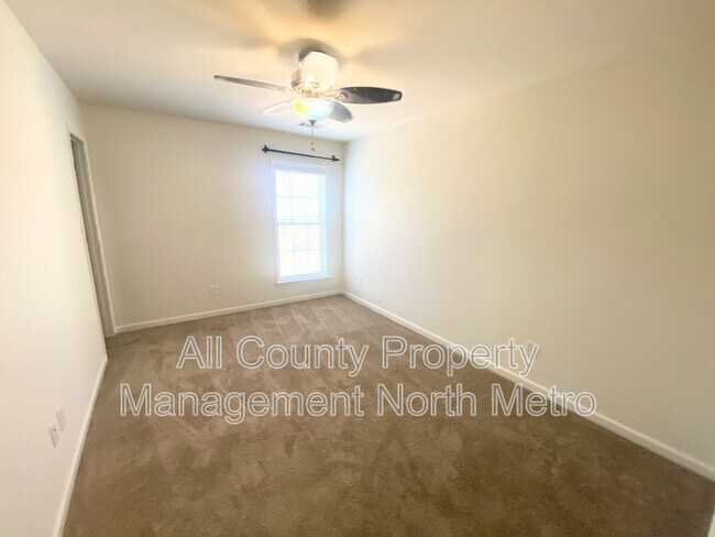 Building Photo - 4440 Azurite St