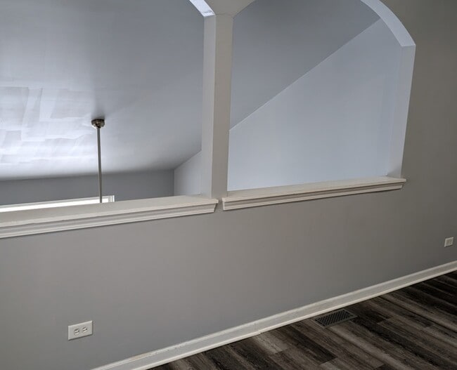 Building Photo - 1966 Alinda Ave