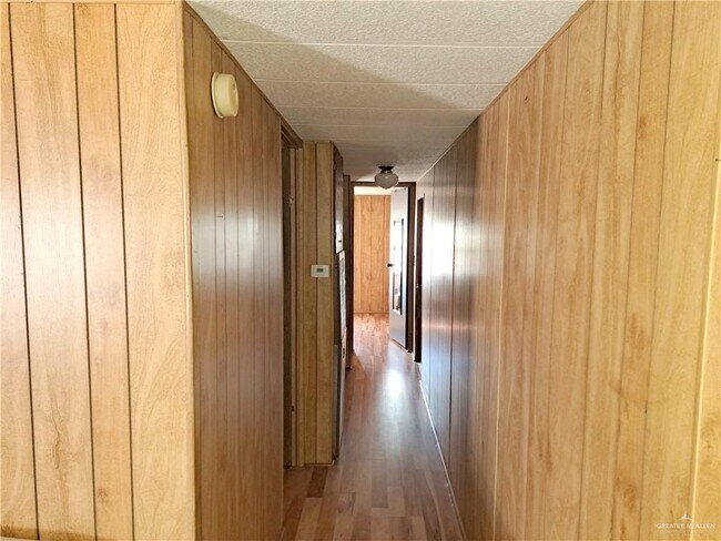 Building Photo - 402 Cory Dr