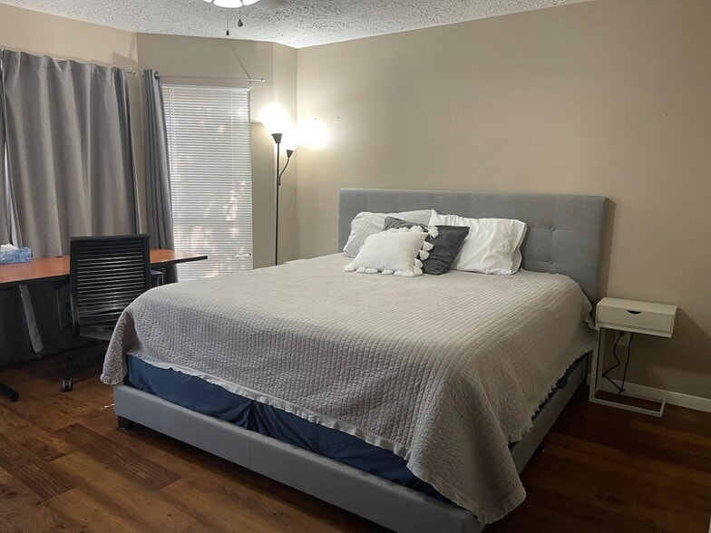 Building Photo - 13722 Ravensway Dr