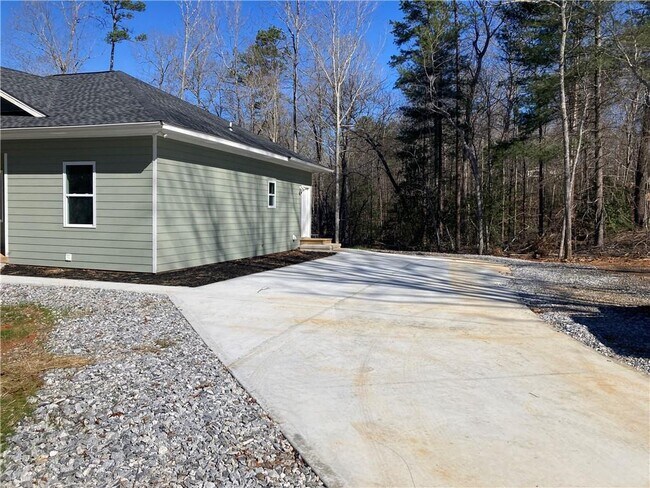 Building Photo - 100 Dickerson Rd